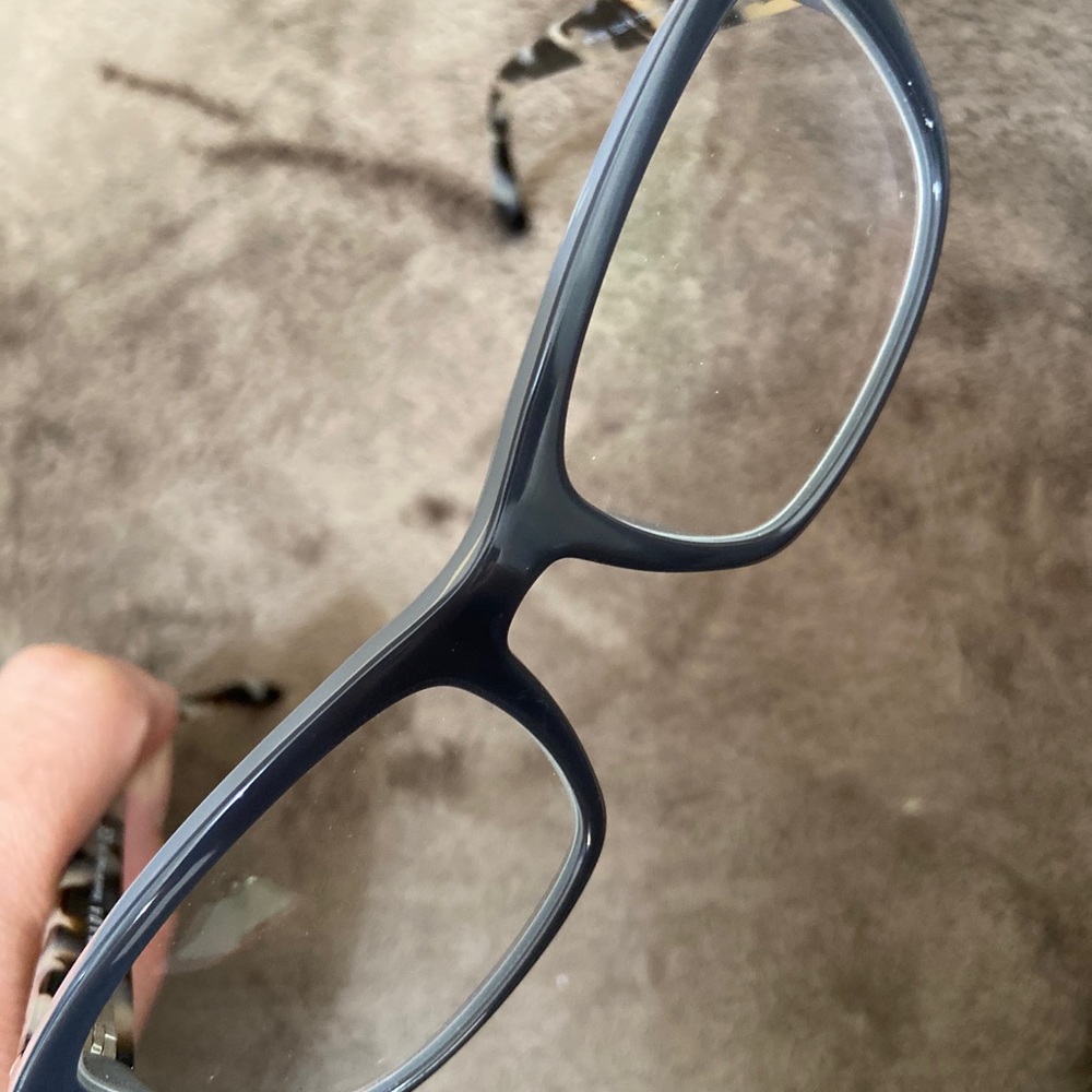 Prescription glasses - Picture 2 of 5